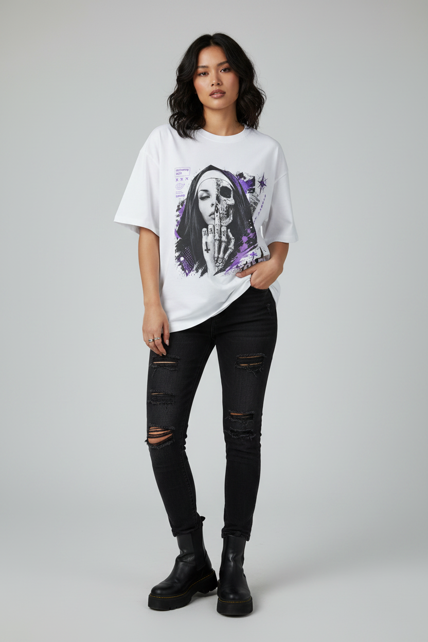 Gothic Anime Skull Oversize T-Shirt mit lila Grunge Streetwear Design