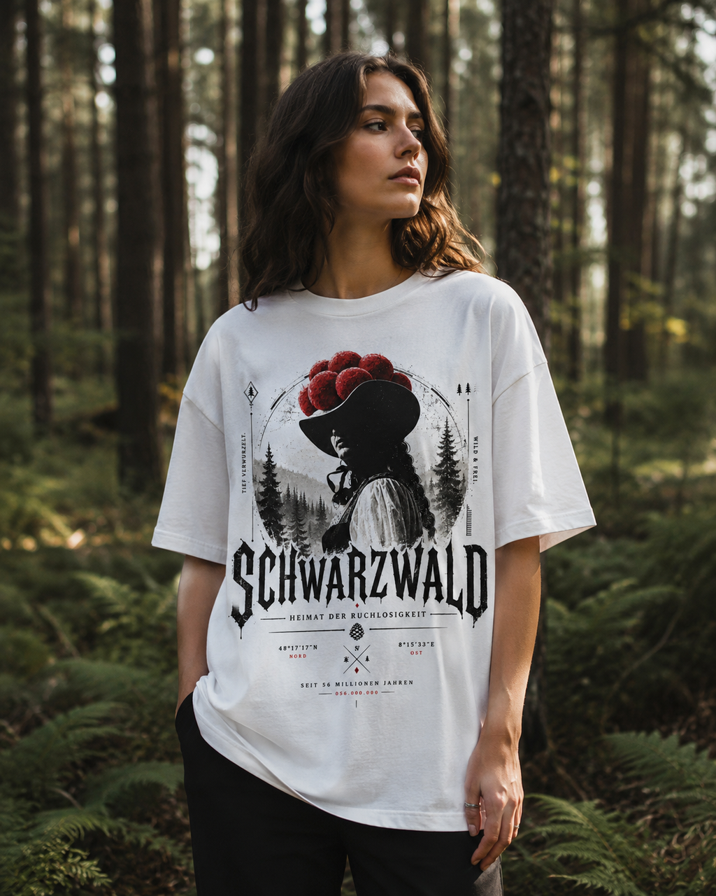 Schwarzwald T-Shirt mit Bollenhut im Vintage Black Forest Design
