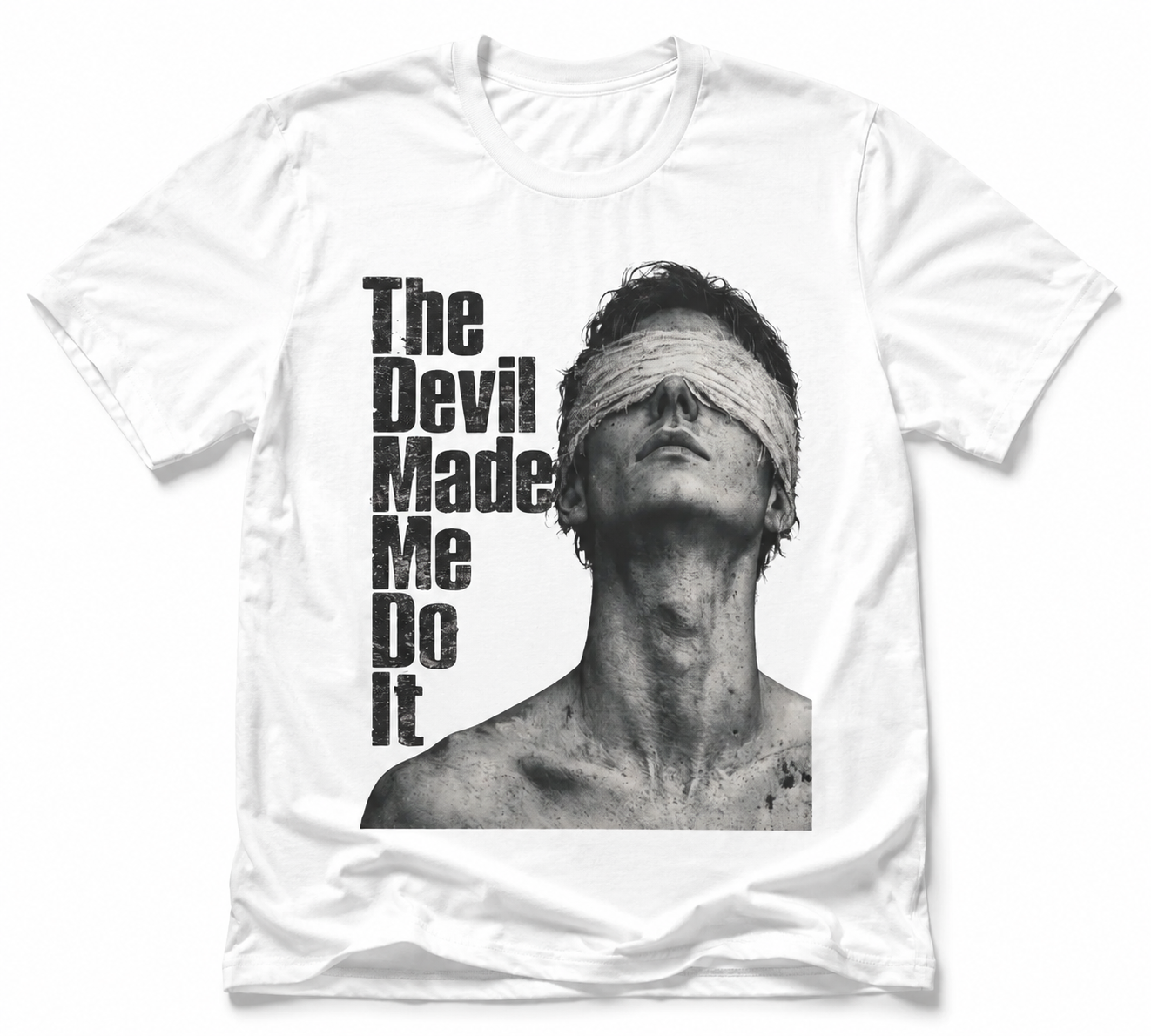 Streetwear T-Shirt weiß mit Grafik-Print, „The Devil Made Me Do It“ Spruch, ästhetisches Shirt mit Augenbinde-Motiv, Grunge Fashion Oberteil, Unisex Graphic Tee.