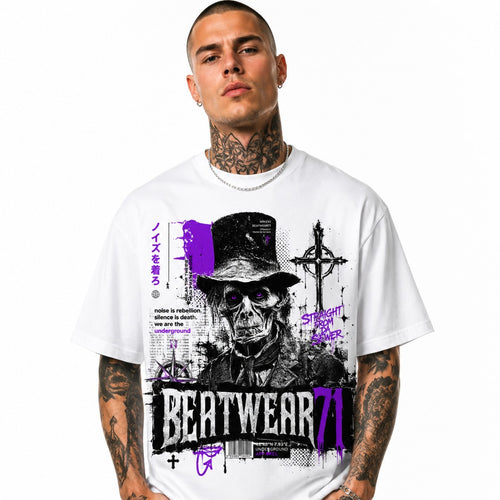 BEATWEAR71 Gothic Skull Streetwear T-Shirt mit violettem Grunge Print auf weißem Shirt