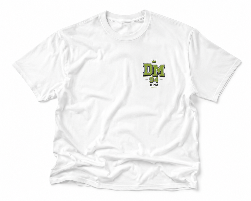 Weißes T-Shirt mit großem Rückenprint, kleinem Frontprint "DM 94 BPM"