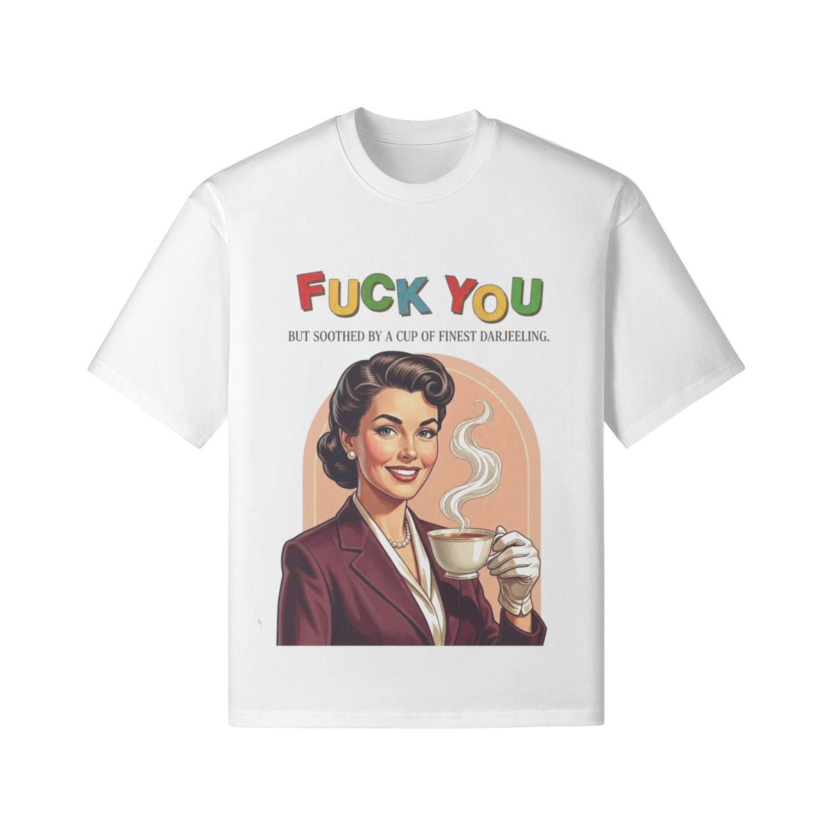 Lustiges Retro T-Shirt Tee-Liebhaber, Vintage Grafik-Shirt weiß mit Frau und Teetasse, sarkastisches Darjeeling Tee Design, Mid-Century Aesthetic Mode